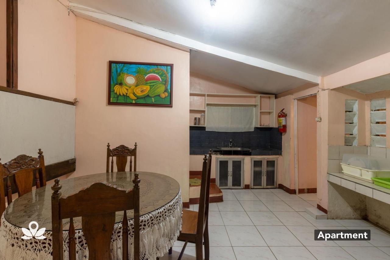 Almonte Transient Vandrarhem Puerto Princesa Exteriör bild